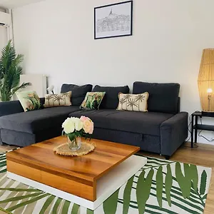 Apartment Wonderful Place Near Vieux Port 56m2, Marseille